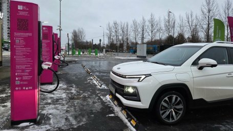 Процесс зарядки электромобиля через разъем Type 2 Процесс зарядки электромобиля через разъем Type 2